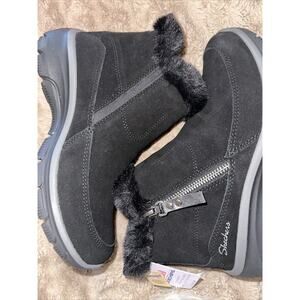 Skechers womens Easy Going - Cozy Inn Size 6.5 No Box